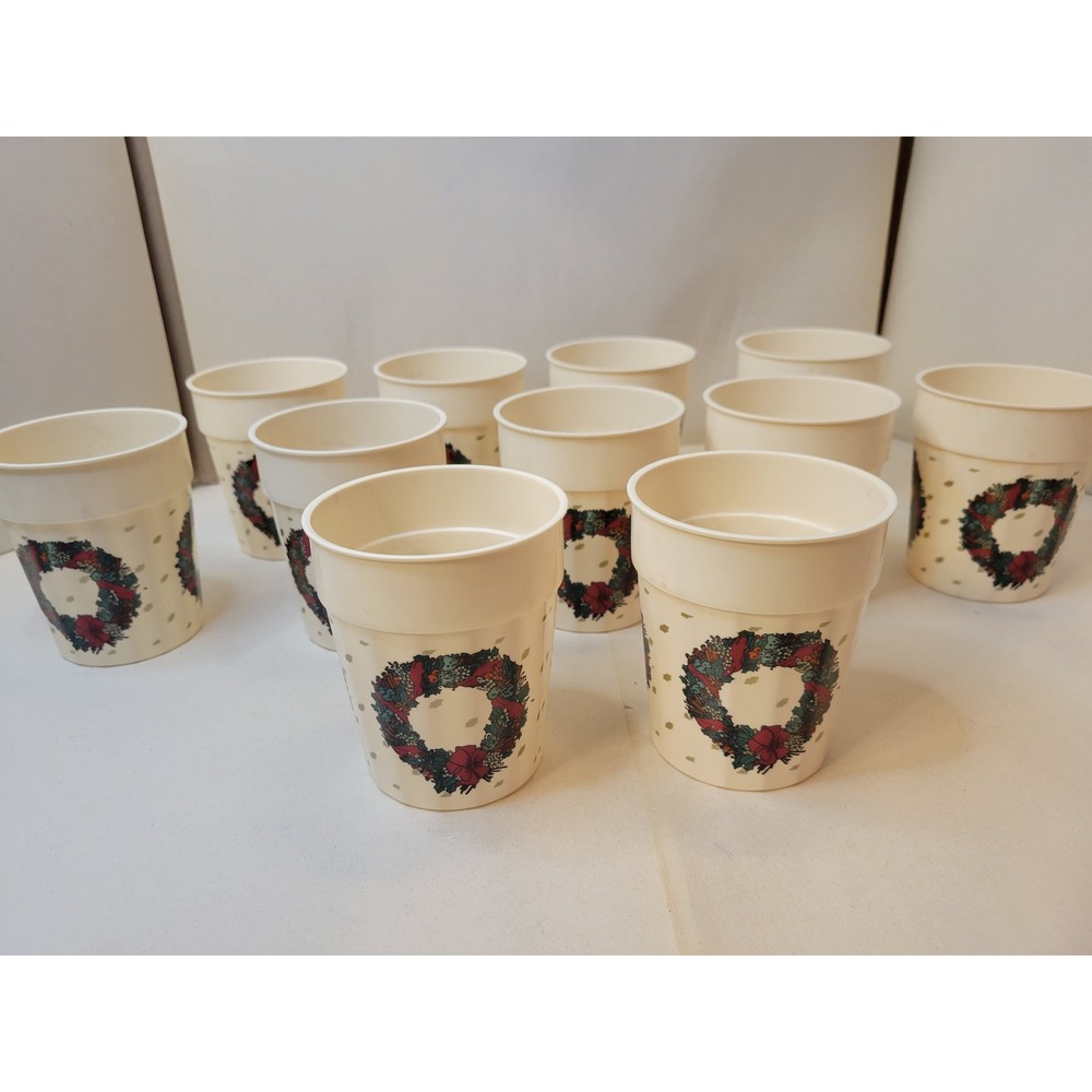 Vintage Packer Plastics Christmas Wreath Tumblers Set of 12 Cream Plastic Cups